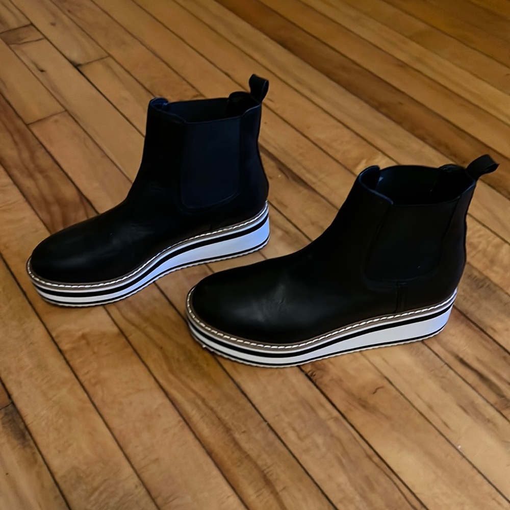 Steve Madden gasp leather platform boots